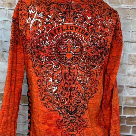 Affliction Women’s Graphic Long Sleeve Lace Up Top -Size: L/2XL -NWT - Picture 11 of 13